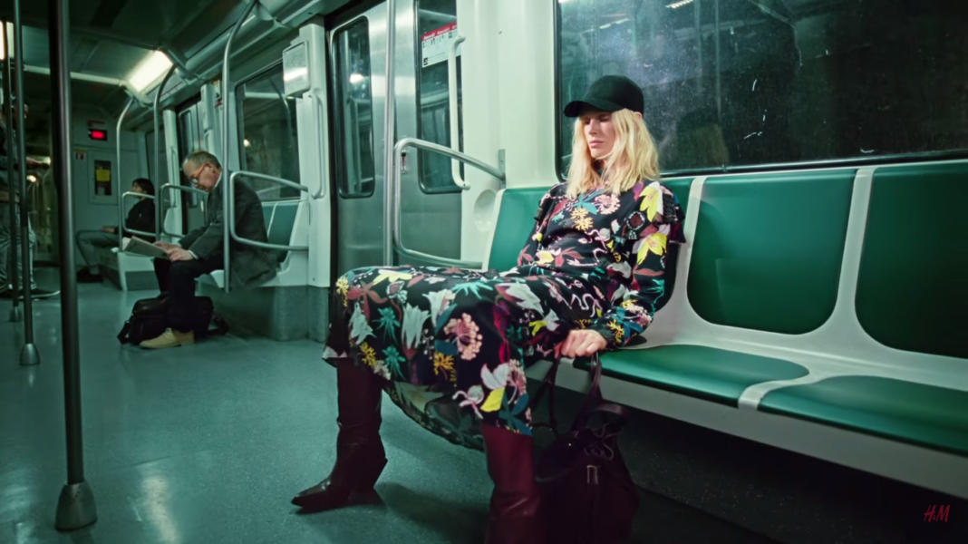 A H&M decide apostar em empoderamento feminino para uma campanha realizada pela agência sueca Forsman & Bodenfors.