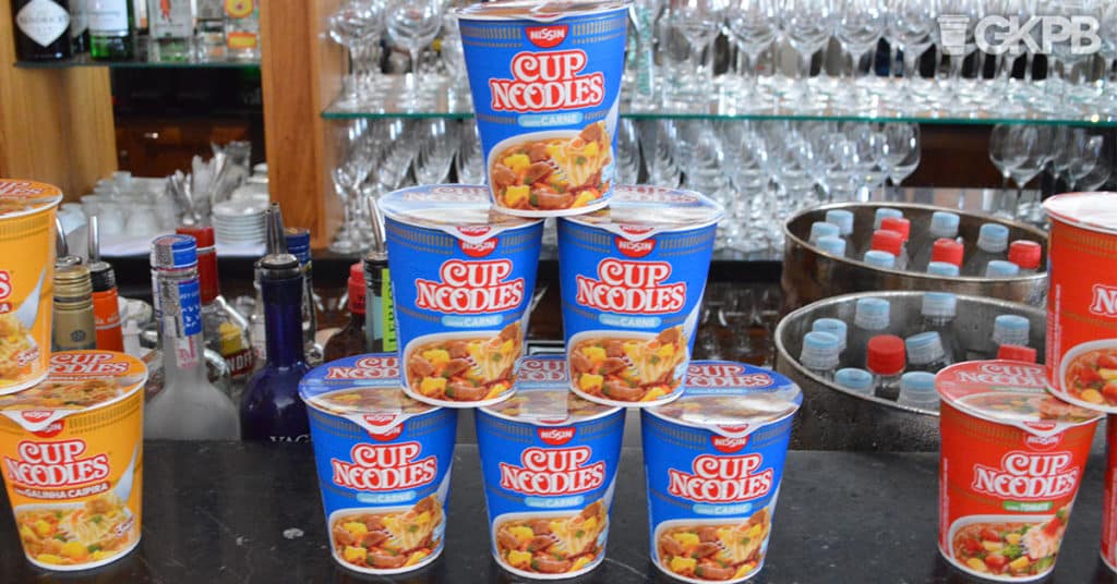 novo-cup-noodles-carne-destaque