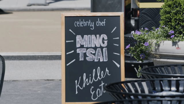 Para conscientizar pessoas sobre alergias, a associação End Allergies Together e a BBDO NY criam o "Khil Mi", um Food truck que vende comida envenenada.