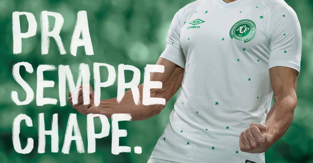 novo-uniforme-chapecoense-branco-73-estrelas-design-destaque