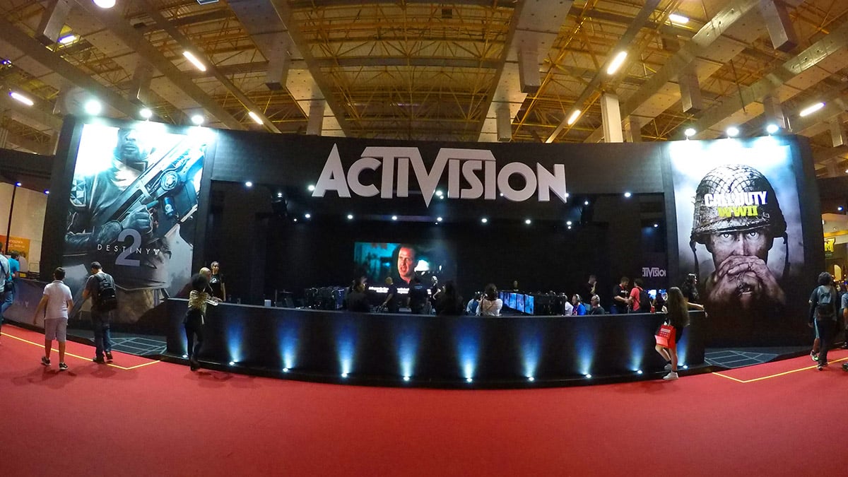 Activision, Ubisoft e Warner/EA: Tour pelos estandes [BGS 2015] - TecMundo  Games - Vídeo Dailymotion