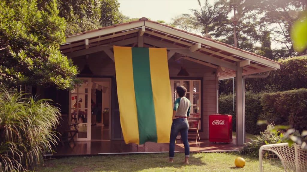 promocao-coca-cola-casa-nova-com-tudo-pronto-para-torcer