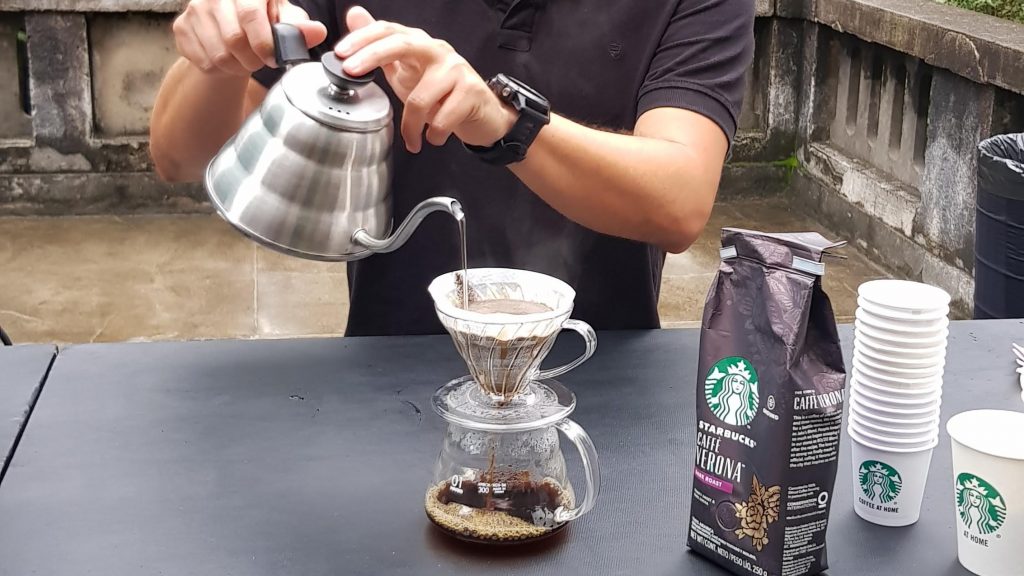 brasileiro-toma-cafe-torrado-demais
