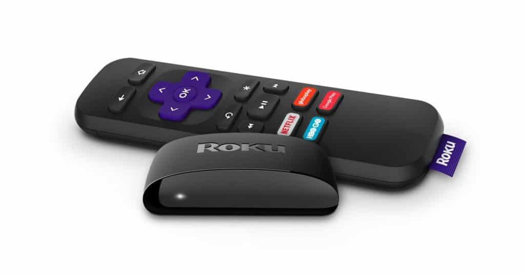 Dispositivo Roku Express e controle remoto com botoes globoplay, netflix, amazon prime, google play.