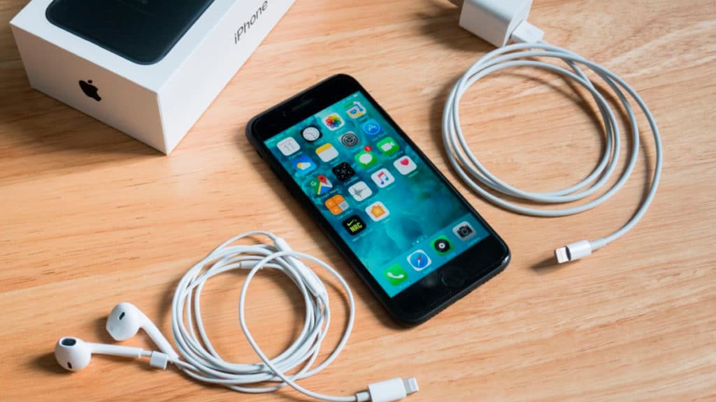 procon-sp-exige-que-apple-venda-forneca-carregadores-para-iphone-novos-geek-publicitario