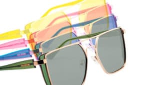 Óculos que mudam de cor