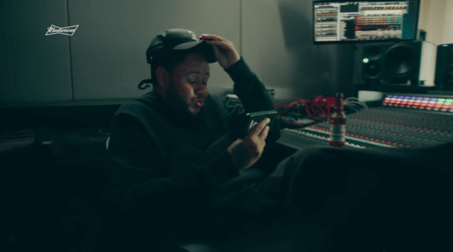 Emicida no filme da Budweiser sobre NBA
