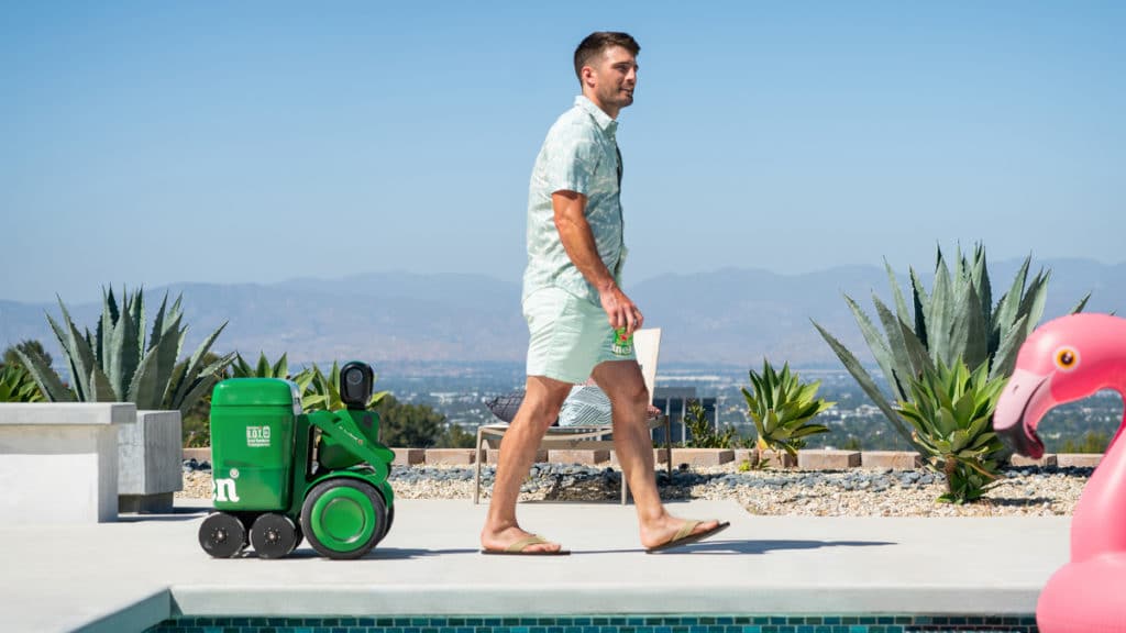 gkpb-cooler-heineken-robo Heineken cooler robô