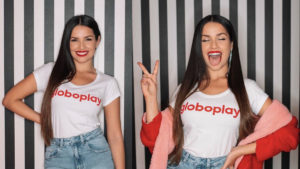 Juliette usando camiseta do Globoplay