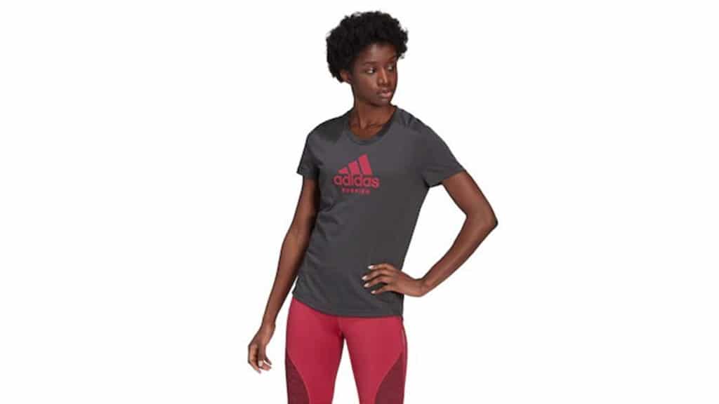 riachuelo-produtos-adidas Modelo usando produtos Adidas para a Riachuelo.