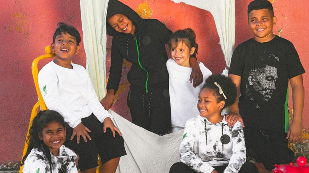 Coleção do Liverpool com Roberto Firmino.