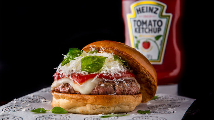 Novo hambúrguer da Frank & Charles com Heinz.