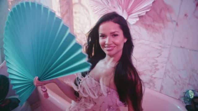 Juliette filme Havaianas