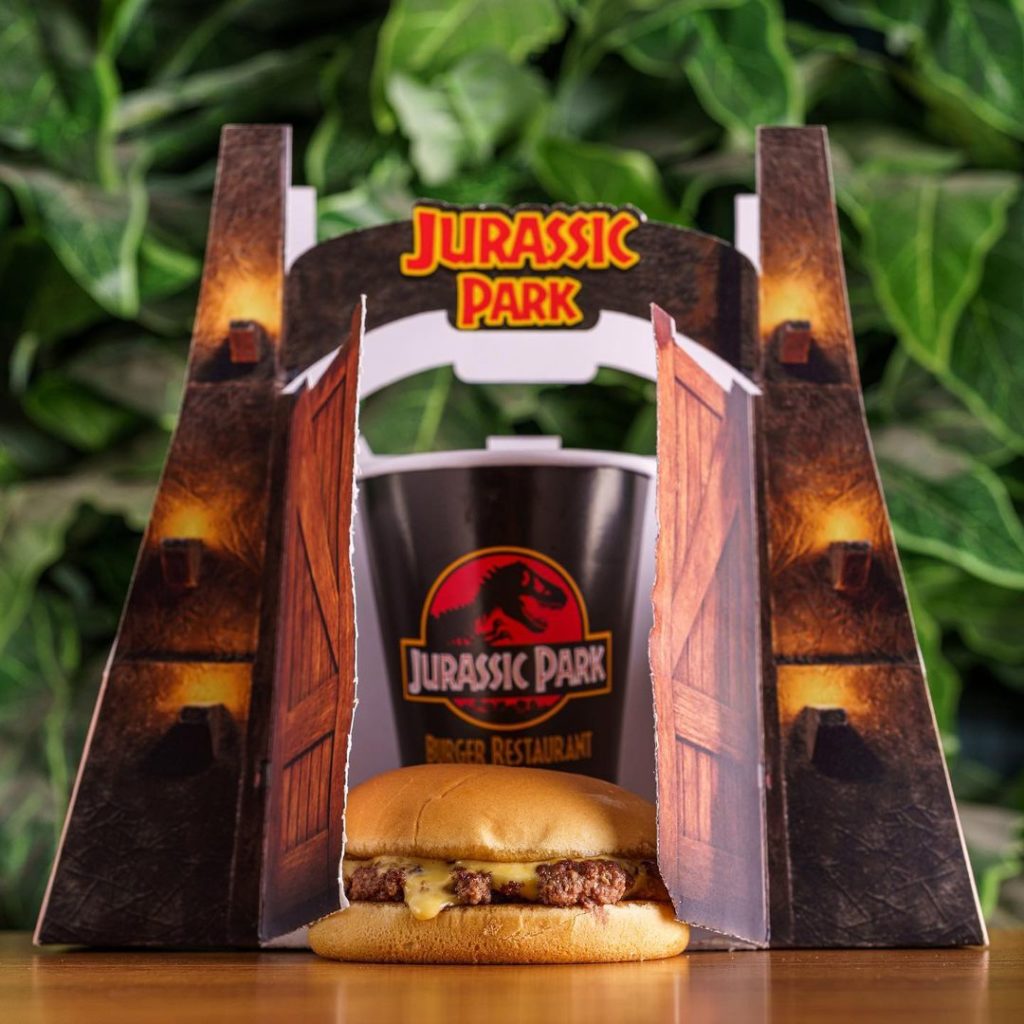 É claro que no Combo BK Jurassic Park não poderia faltar um Burger