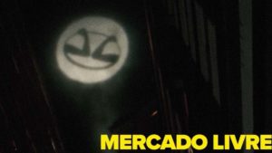 Mercado Livre recria 'Bat Sinal' para anunciar patrocínio da CCXP Worlds 2021