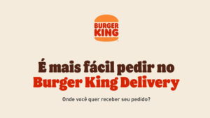 A foto apresenta o banner de divulgação do delivery próprio do Burger King que está sendo ampliado.