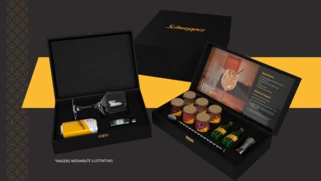 A foto apresenta o kit Bartender da Schweppes.