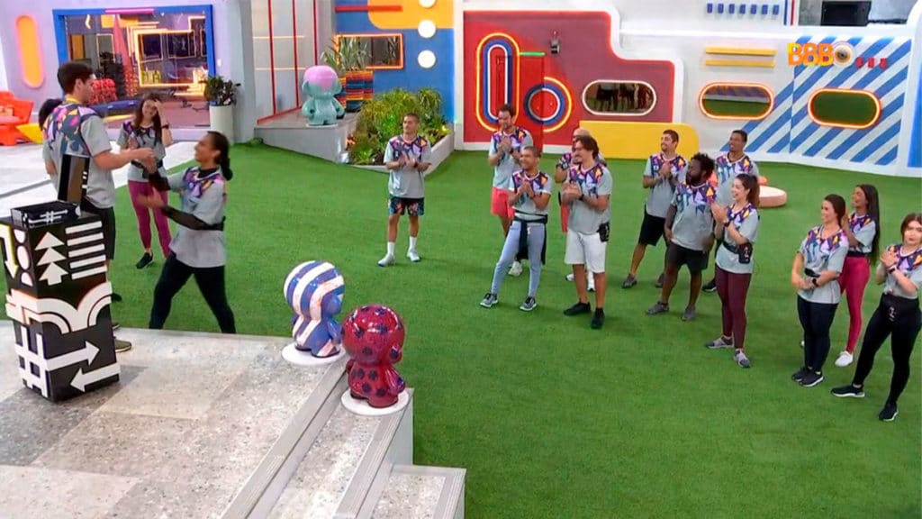 A foto apresenta um dos episódios do BBB 22, o programa mais citado do Twitter.