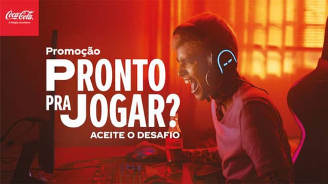 A foto apresenta a nova promoção gamer da Coca-Cola.