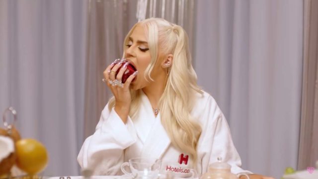 Hoteis.com apresenta novo clipe de Luísa Sonza