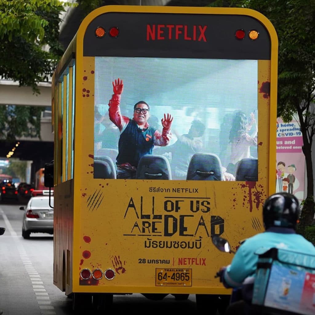 Netflix Tailândia usa "busdoor digital" para promover All of Us Are Dead