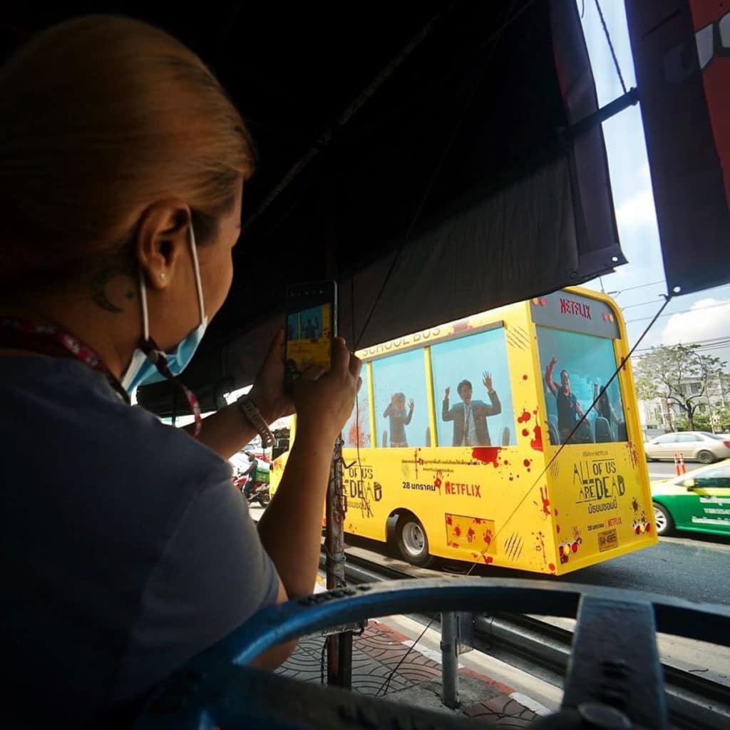 Netflix Tailândia usa "busdoor digital" para promover All of Us Are Dead
