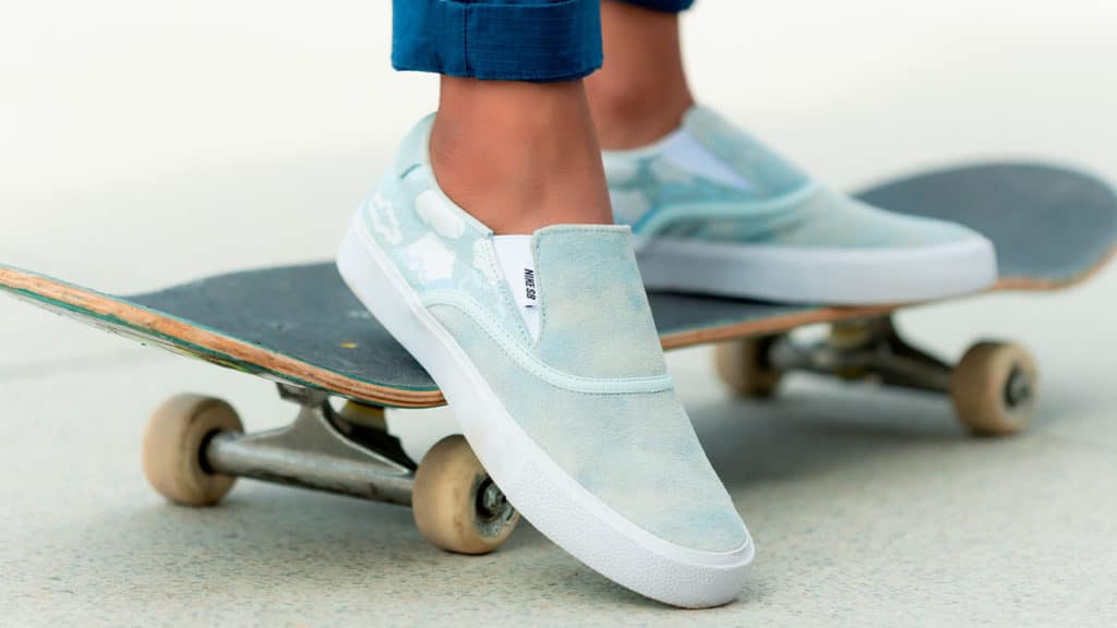 A foto apresenta o novo tênis da Nike com a Rayssa Leal.