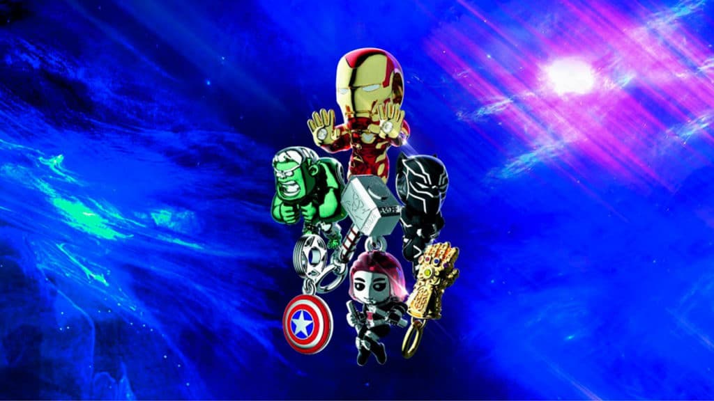A foto apresenta a coleção MARVEL x Pandora.