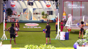 A foto apresenta a ação da Amstel no BBB22, a mesma que a Rio Academia Amstel Ultra irá ganhar.