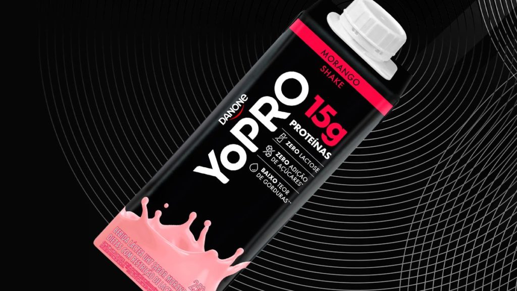 yopro-uht-morango A foto mostra o novo YoPRO UHT 15g Morango.