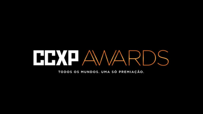 A foto apresenta o banner da CCXP Awards.