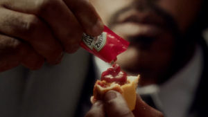 Heinz questiona Hollywood sobre burgers nunca terminados no cinema