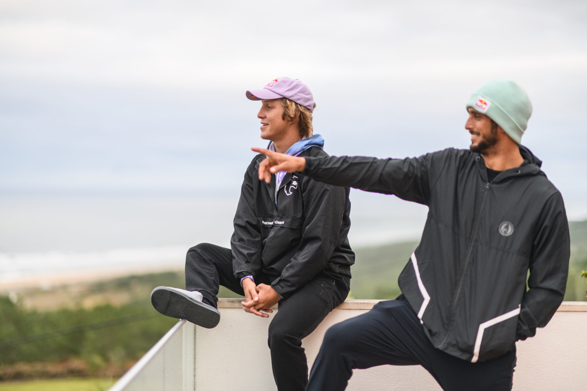 Red Bull TV apresenta documentário de Lucas Fink nas ondas de Nazaré