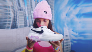 A foto apresenta a Rayssa Leal na campanha do Air Max Day.