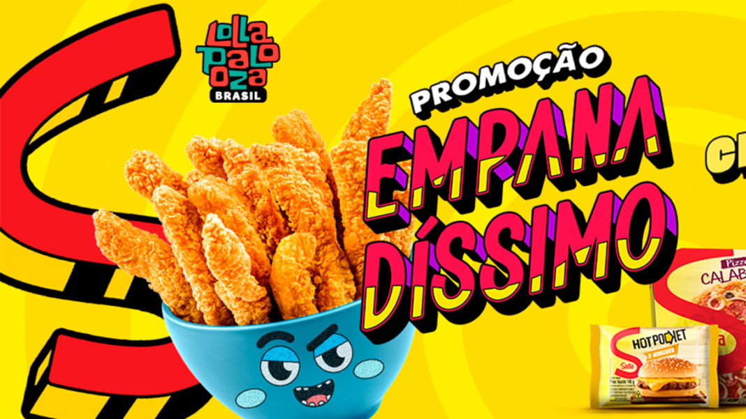 A foto apresenta a promoção da Sadia com o Lollapalooza, que dará um brinde personalizado para os consumidores.