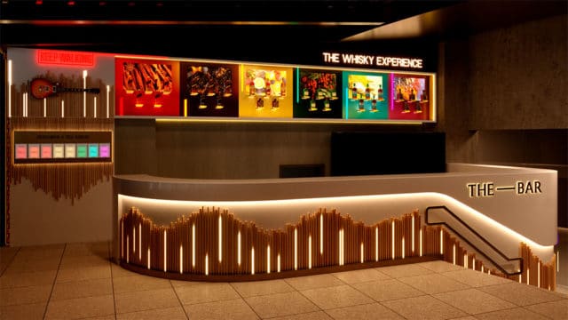 A foto apresenta o bar da Johnnie Walker no gexperience.