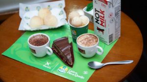 NotCo traz opção de leite 100% vegetal para Casa do Pão de Queijo em nova parceria
