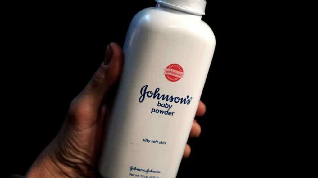Johnson-&-Johnson-descontinuará-globalmente-talco-para-bebês-à-base-de-talco