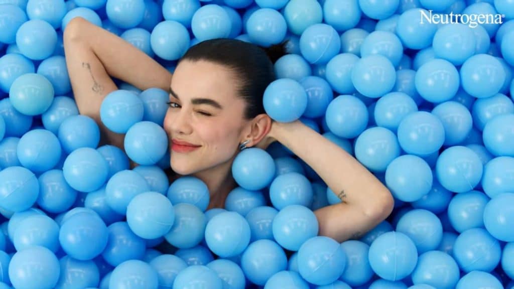 Manu Gavassi neutrogena hydro boost
