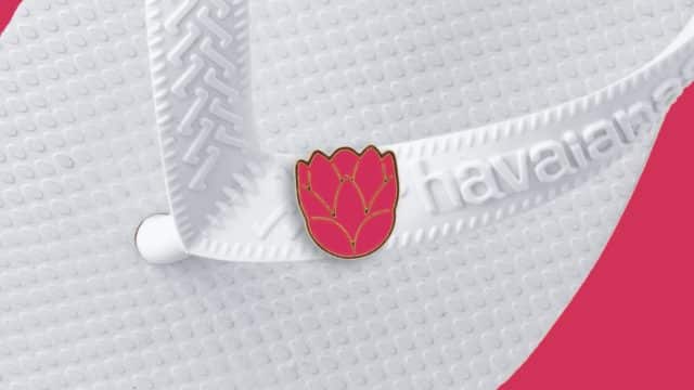 Outubro Rosa Havaianas lança pin exclusivo com 100% da renda revertida ao Instituto Protea