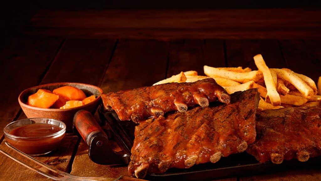 Outback cria promoção jantar para dois completo por R$99,90