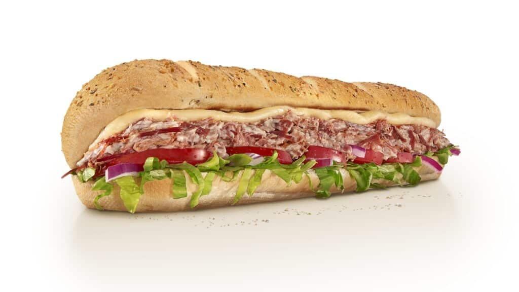Subway lança o primeiro sanduíche de carne seca com cream cheese da rede