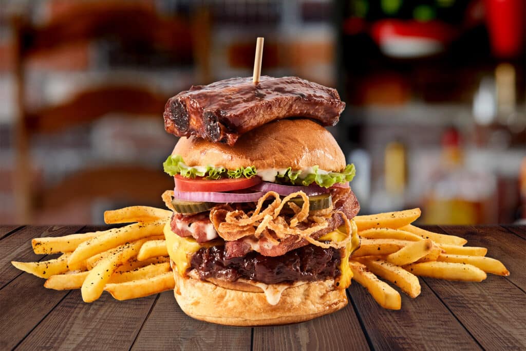 tgi-fridays-hambúrgueres-gigantes  Dueling Barbecue Burger