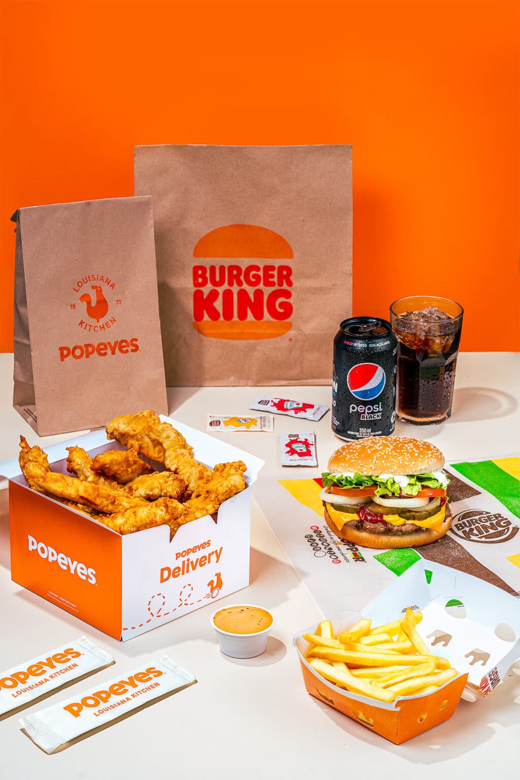 Burger King e Popeyes se unem no Dia da Amizade