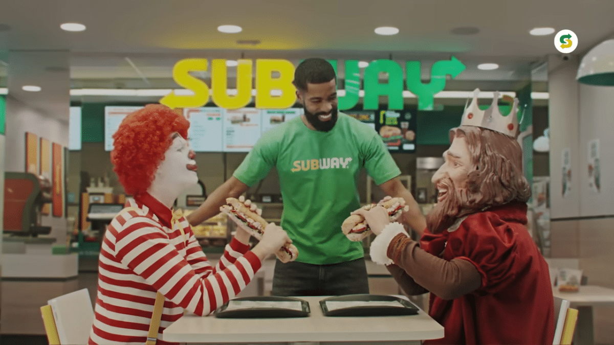 Subway entra na brincadeira do Burger King e McDonald's e também