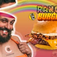 Na foto é possível ver uma montagem onde o Diogo Defante aparece com o logo do Cabana Burger "tatuado" em seu peito e sua cabeça está aberta. De dentro da cabeça sai um arco-íris até o "Rango Burger" localizado ao lado.