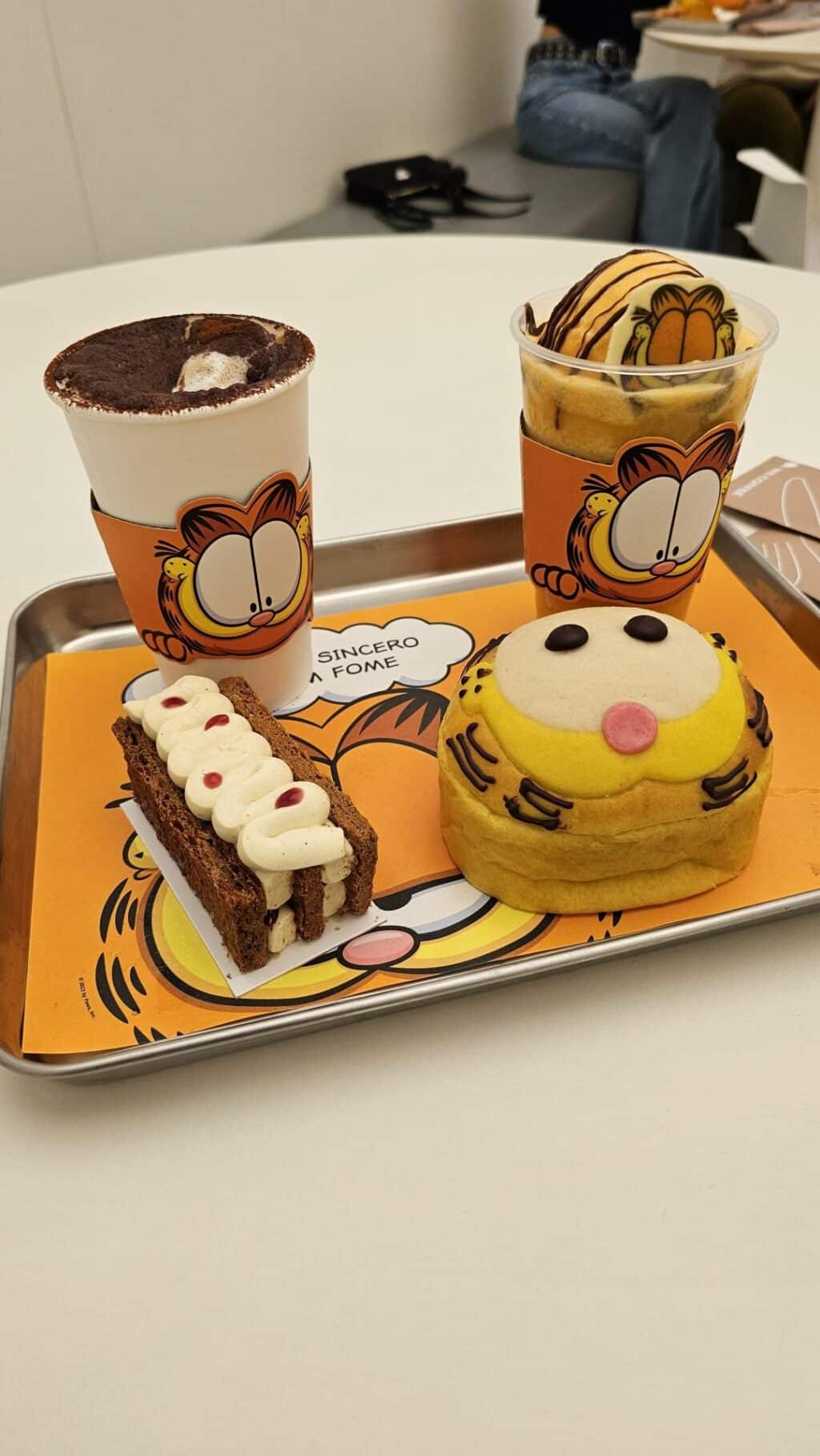 We Coffee cria menu inspirado em Garfield