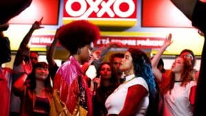 OXXO traz batalha de rap para reforçar sua identidade de marca