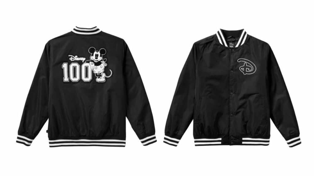 Vans lança coleção comemorativa da Disney com jaqueta preta do Mickey Mouse.