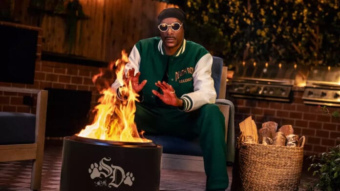Snoop Dogg divulga fogueira sem fumaça da Solo Stove